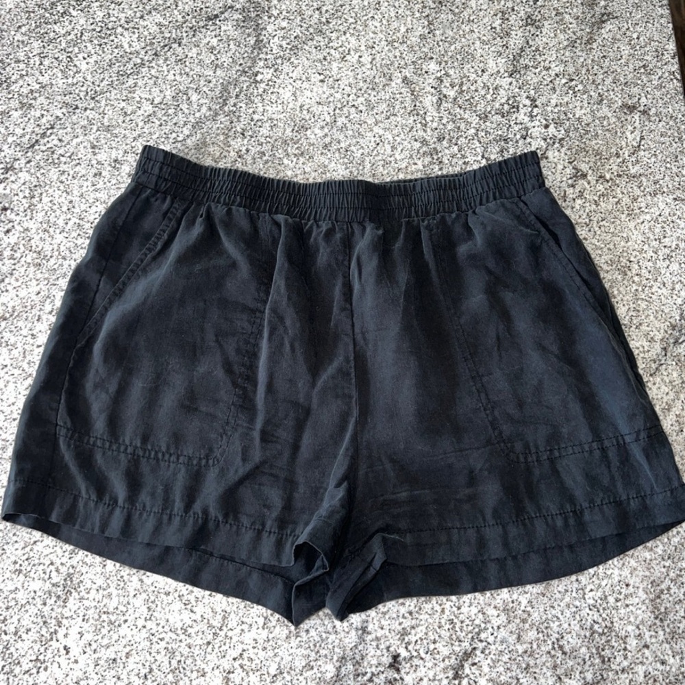BCBG Maxazria Black linen style Shorts.